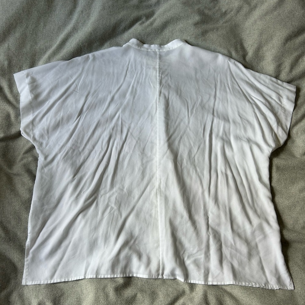 Uniqlo Women's White Short Sleeve Drape Button-Up Top - Picture 2 of 2